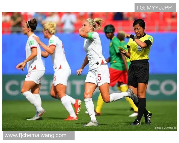 足球巨星背后的女人：那些足球明星的妻子们你知道是谁吗